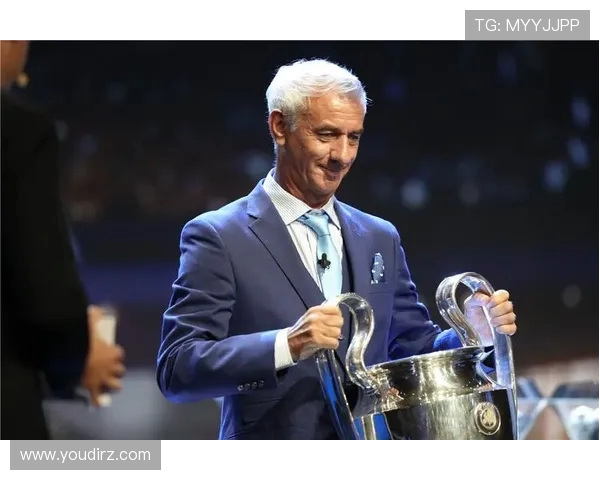 维尼修斯帽子戏法助力皇马4-1战胜巴萨夺西超杯 阿劳霍染红离场